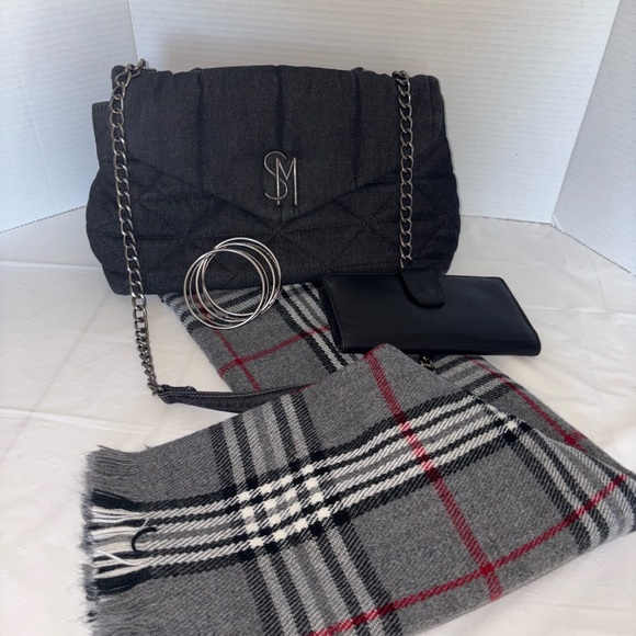 Steve Madden Stylish Black Quilted Shoulder Bag Gift Bundle - Picture 4 of 4